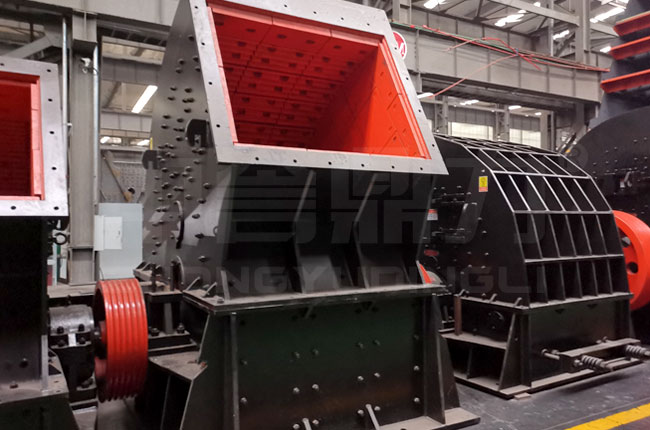 PCΦ1250×1250锤式破碎机