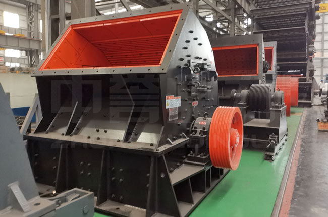 PCΦ1600×1600锤式破碎机