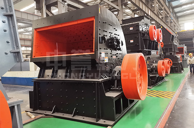 PCΦ600×1200锤式破碎机